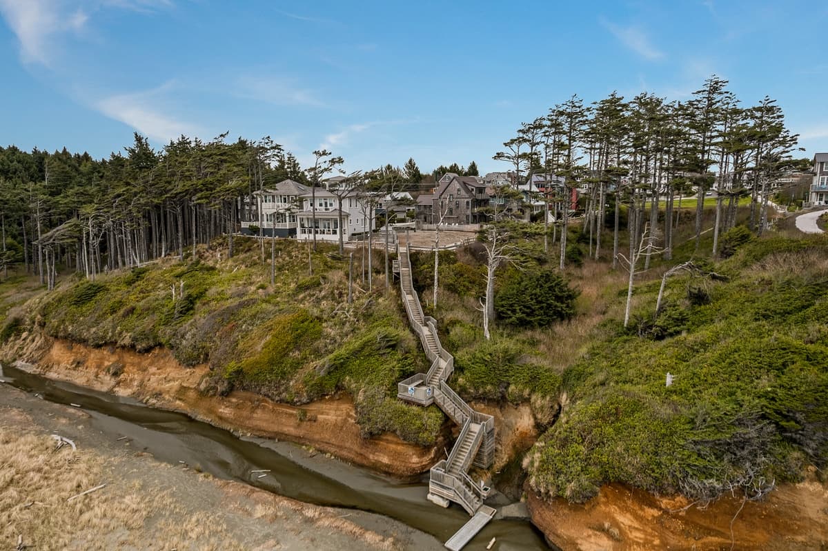 Storm Watching in Seabrook, WA: A Winter Guide